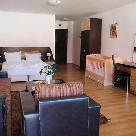 за гости евелин 3*