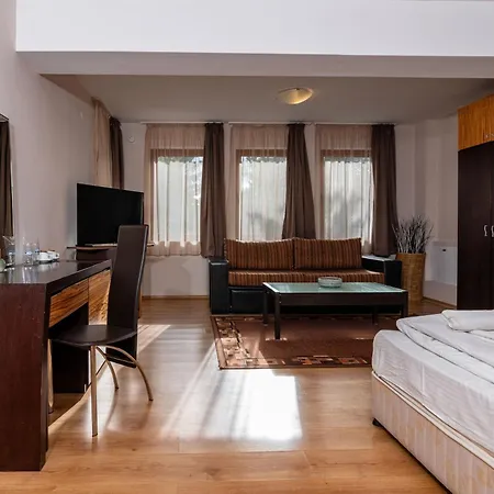 Апартхотел за гости евелин 3*