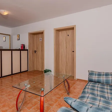 за гости евелин Lejlighedshotel Pamporovo