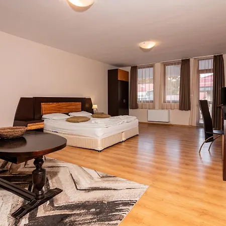 за гости евелин Lejlighedshotel 3*