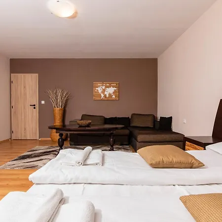 за гости евелин Pamporovo