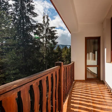 Aparthotel за гости евелин Pamporovo