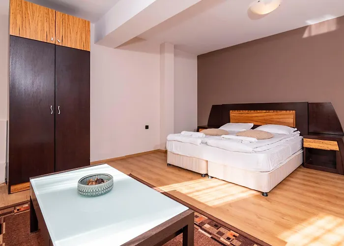 за гости евелин Apart Otel